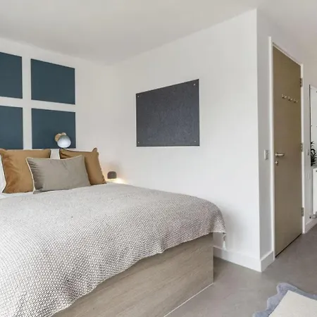 For Students Only - Timber Yard In Appartement *